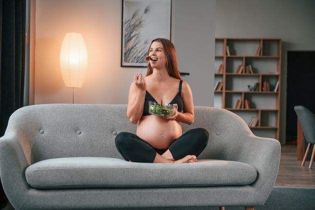 Keto Kitchen Magic: How Eating Low-Carb Can Help You Rock Your Maternity Dress